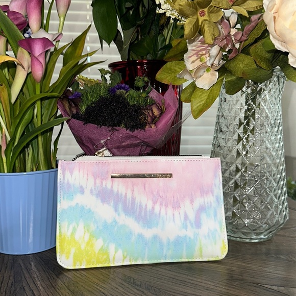 Kensie Handbags - Kensie Wristlet- tie dye ✨✨✨